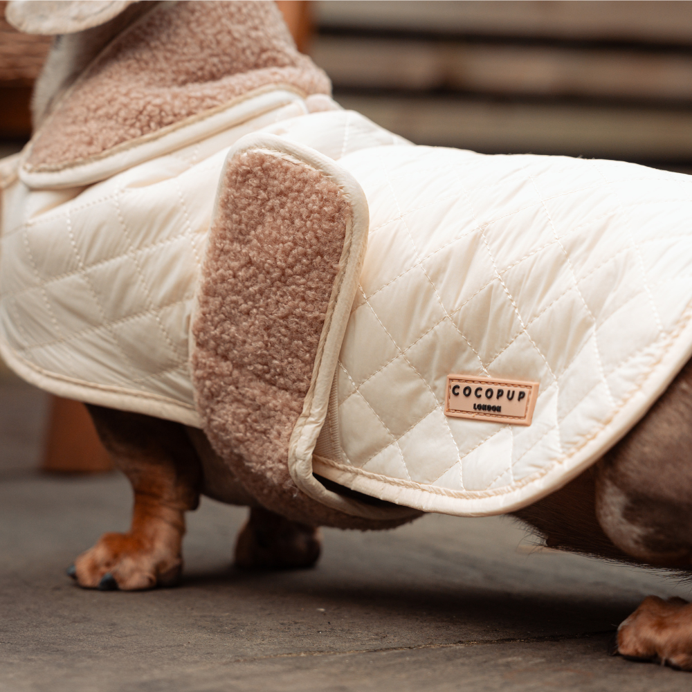 Cappotto trapuntato per cani LUXE - Creamy Chai