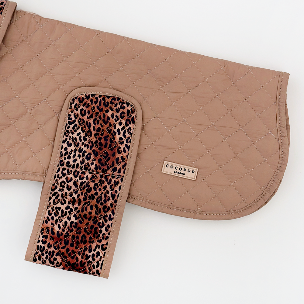 Cappotto trapuntato per cani LUXE - Cucciolo leopardato