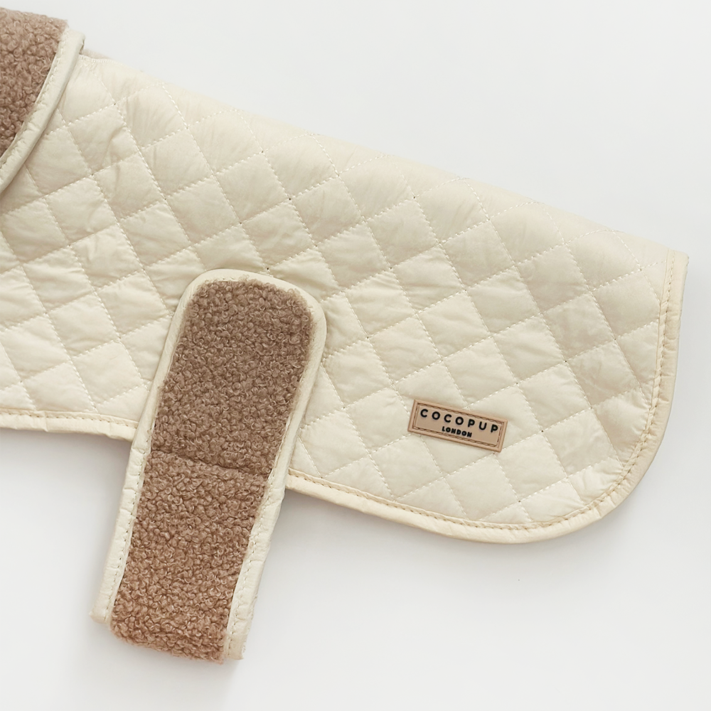 Cappotto trapuntato per cani LUXE - Creamy Chai