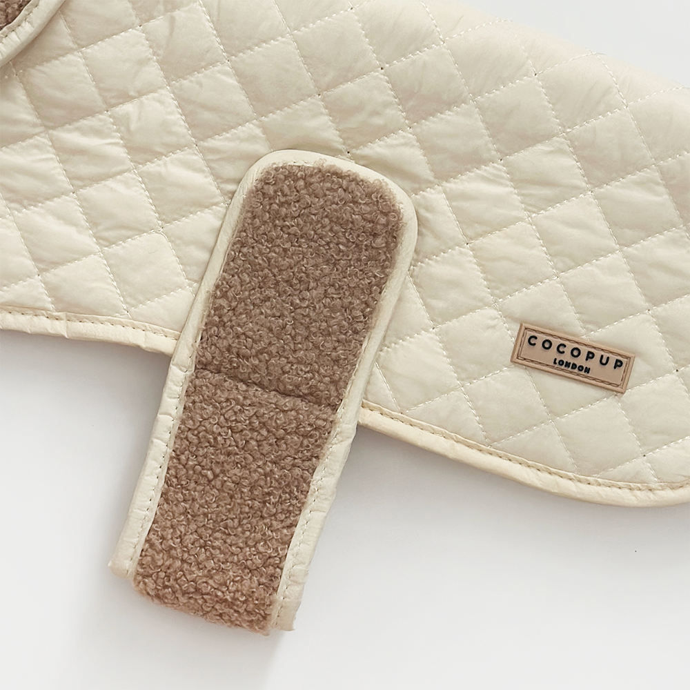 Cappotto trapuntato per cani LUXE - Creamy Chai