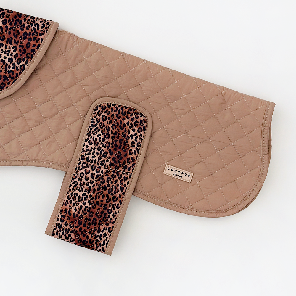 Cappotto trapuntato per cani LUXE - Cucciolo leopardato