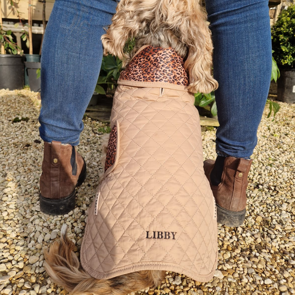Cappotto trapuntato per cani LUXE - Cucciolo leopardato